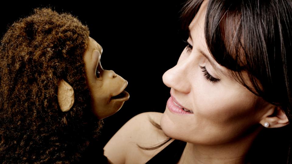 Nina Conti performing with her puppet in the US Tour 2025