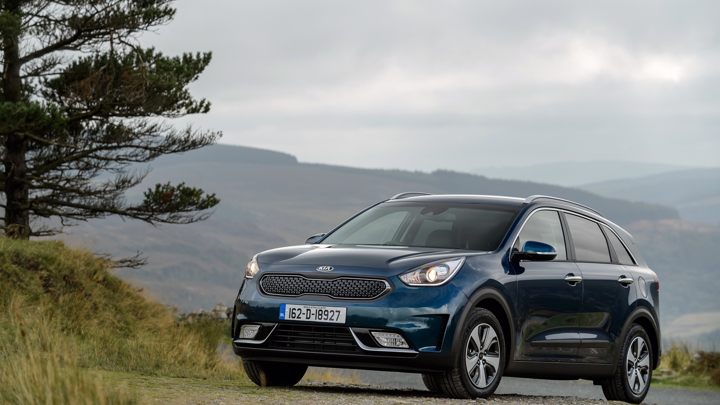 Kia niro clearance hybrid crossover