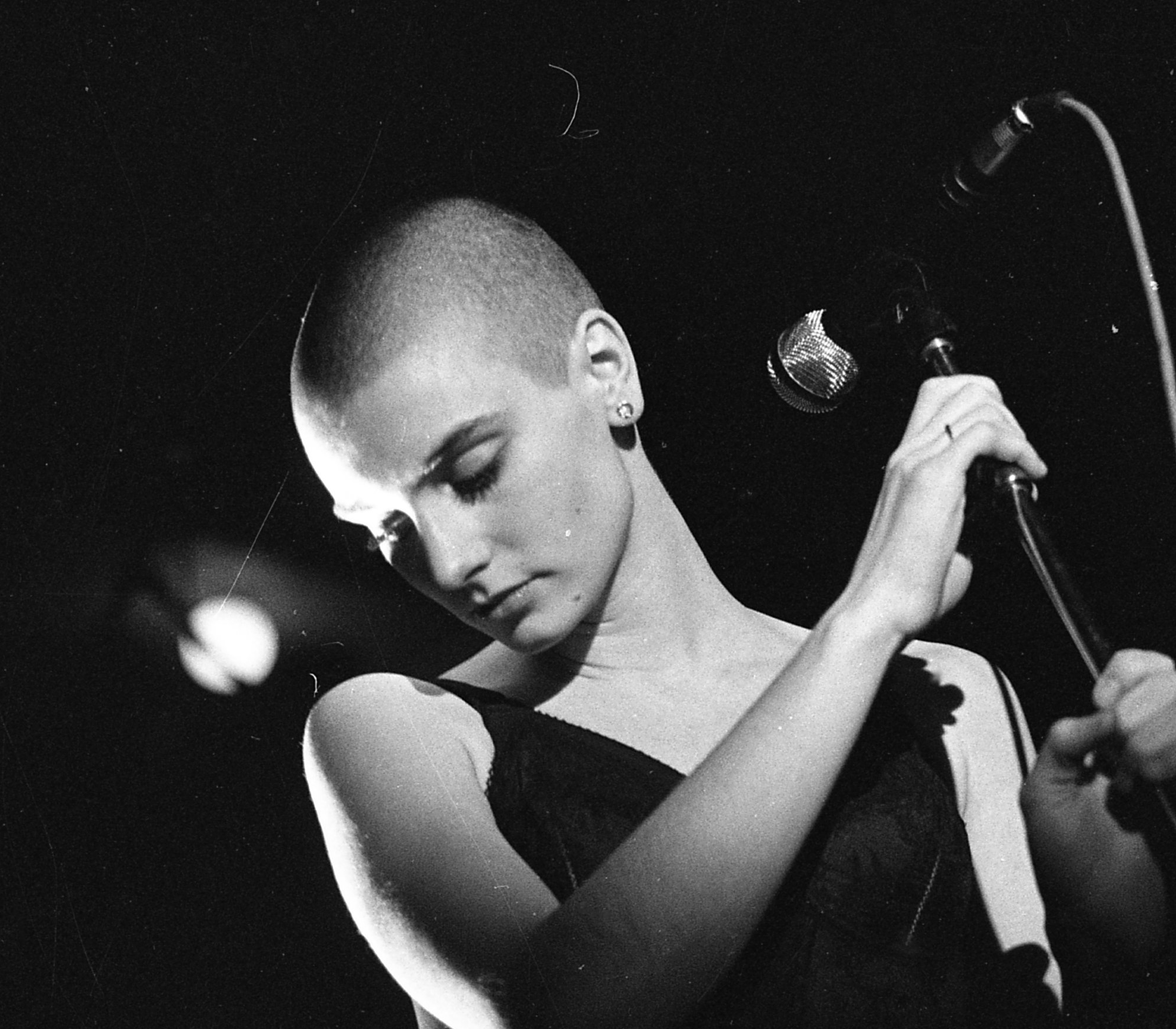 Sinéad O'Connor: Irish singer dies aged 56