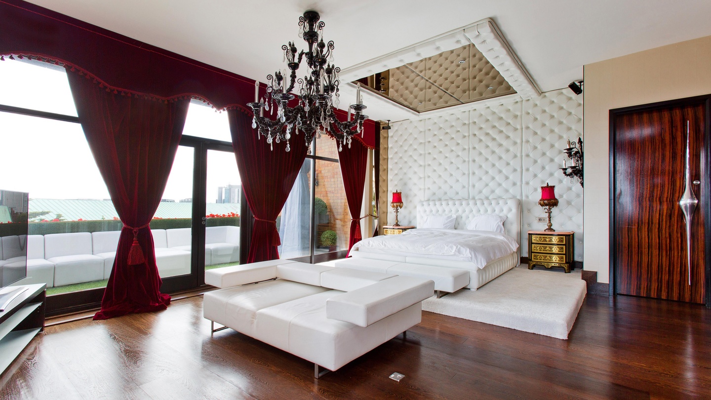 How To Hang Mirror On Ceiling