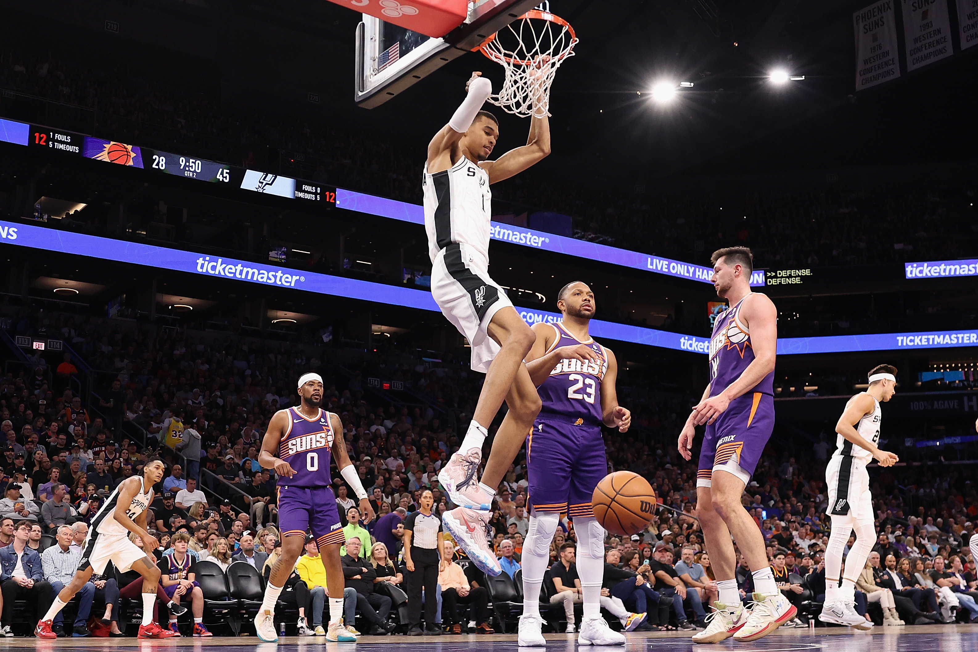 Victor Wembanyama scores 38 points, Spurs hold off Suns 132-121 to complete  2-game sweep