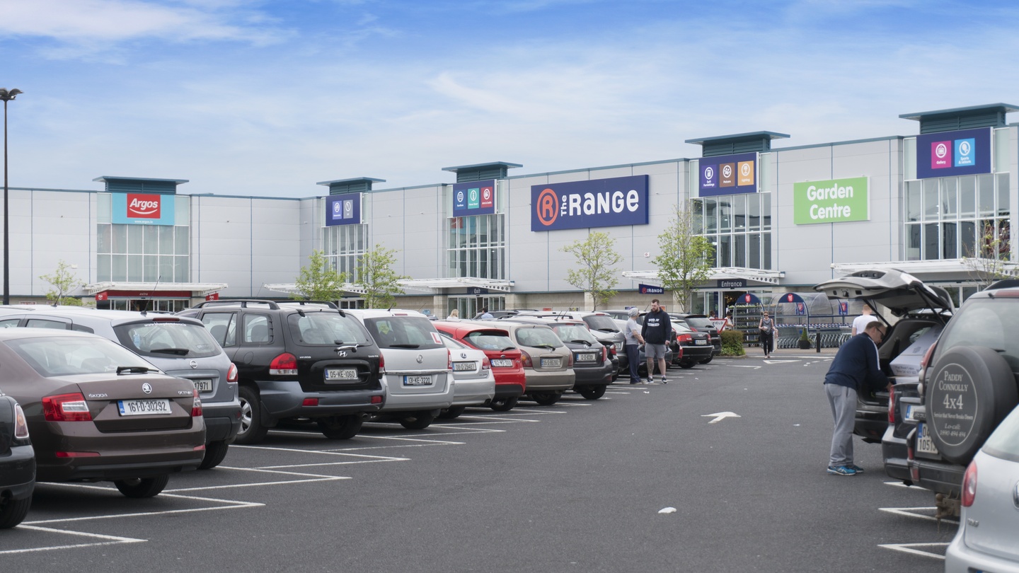 footfall into retail parks 