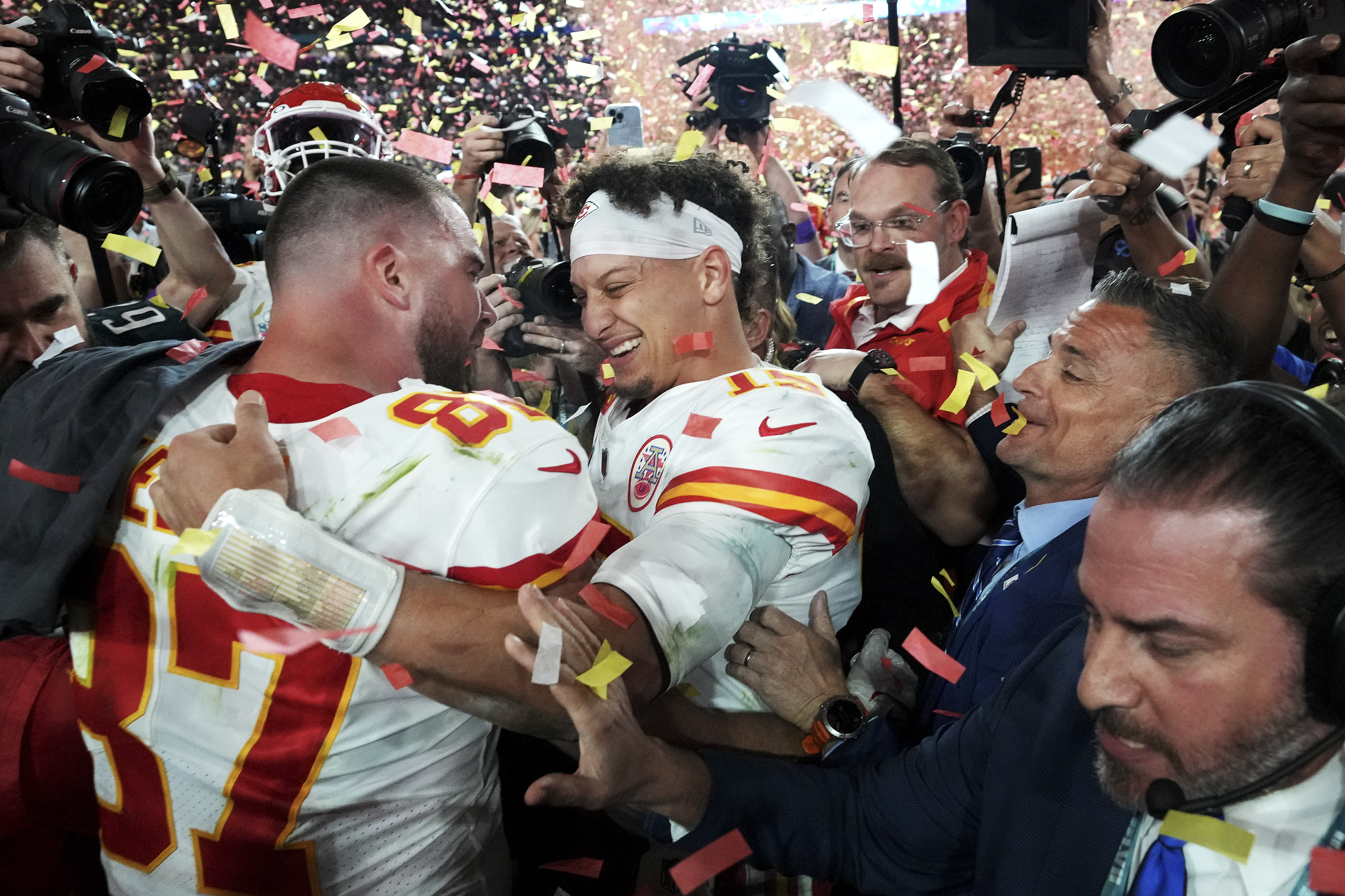 Hobbled Mahomes gilds legend with latest Super Bowl magic act, Super Bowl  LVII