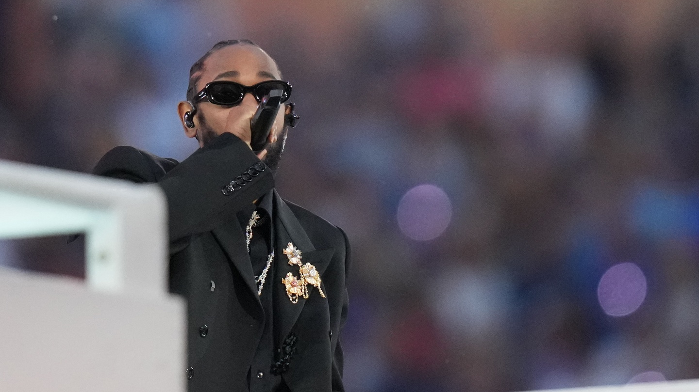 Watch Eminem, Snoop Dogg, Dr. Dre, Mary J. Blige, and Kendrick Lamar's  sprawling Super Bowl halftime performance