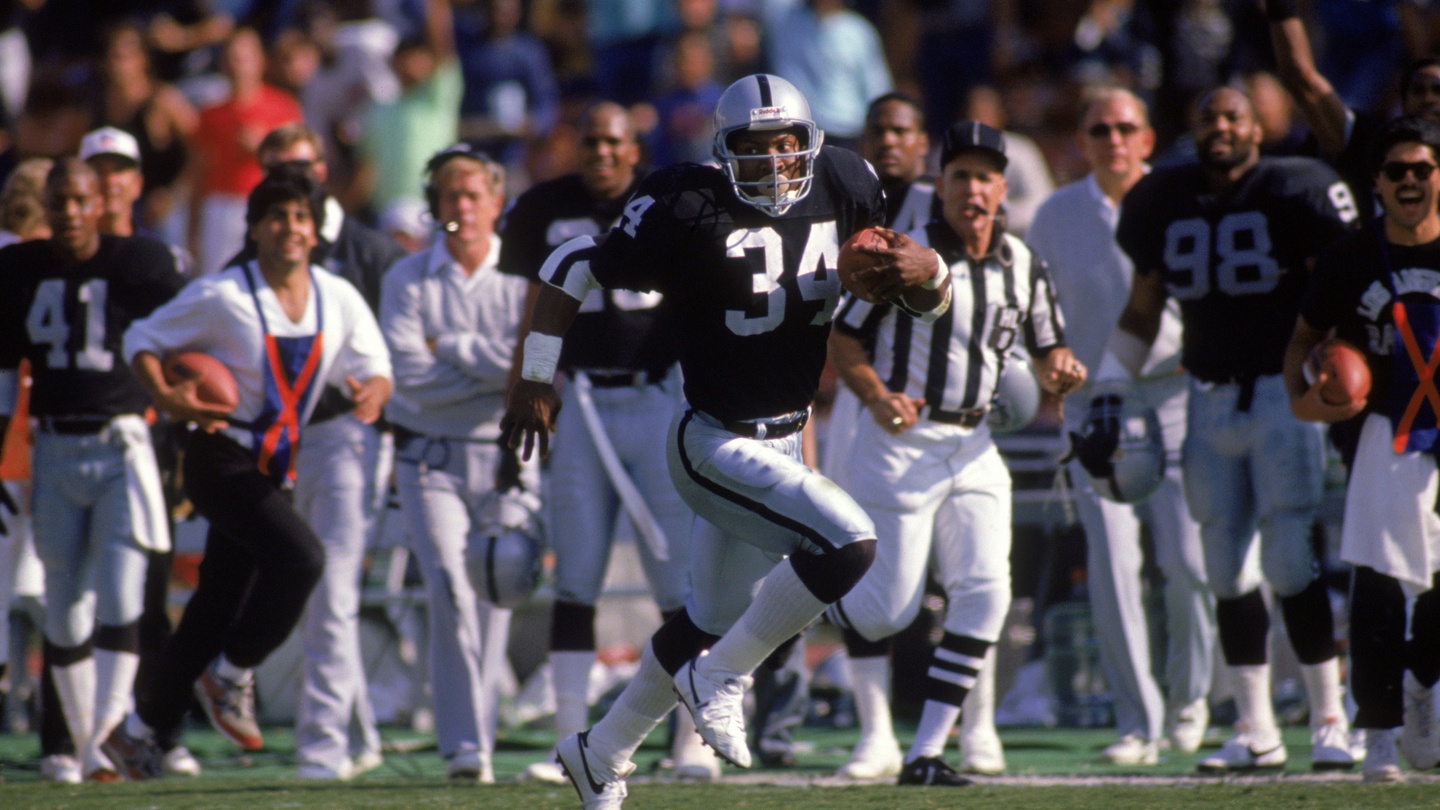 Bo Jackson “would never have played football” if he knew about