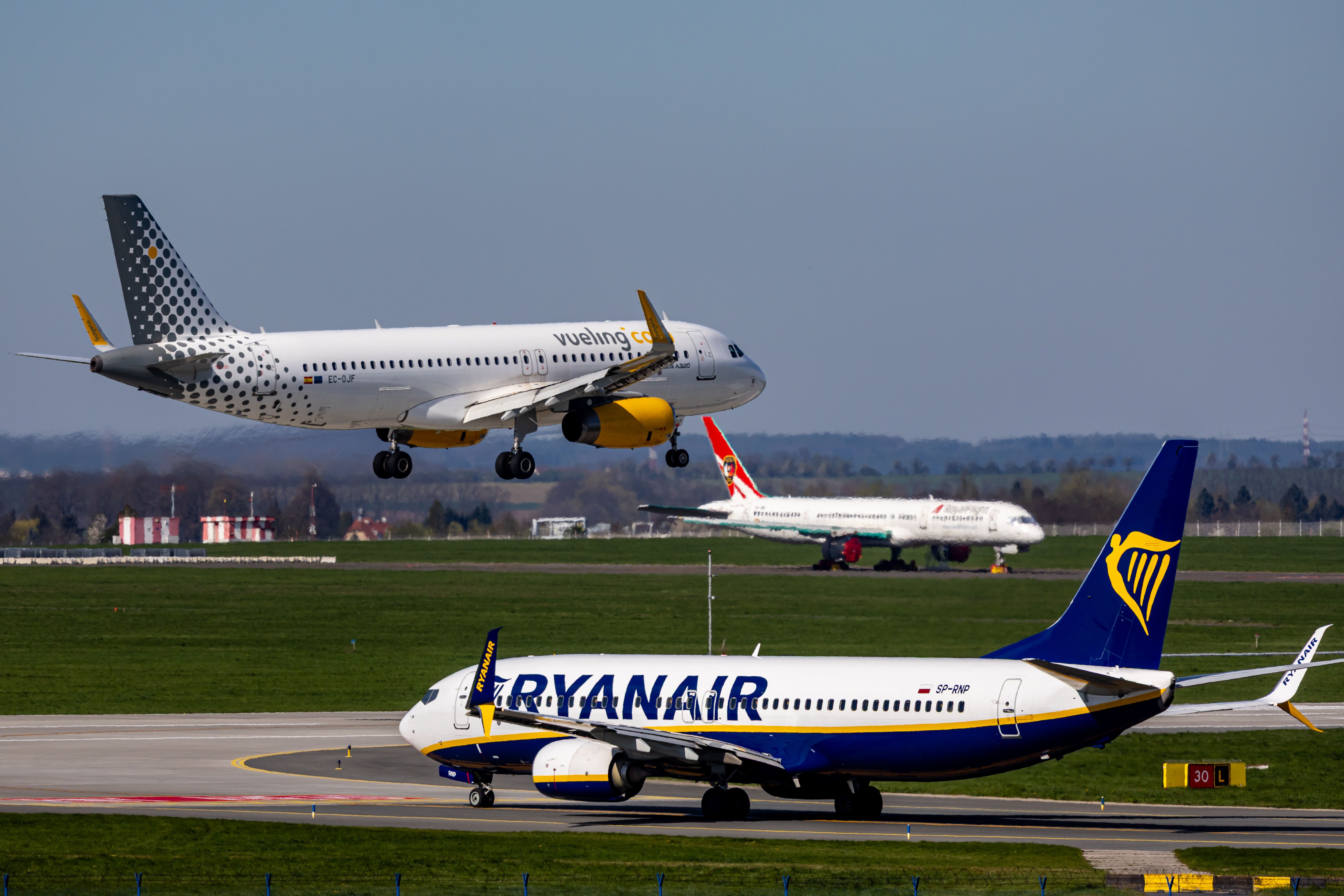 vape pen prices Ryanair 'downplaying' emergency landing that sent dozens to hospital after  'nightmare' flight, passenger says main image 1