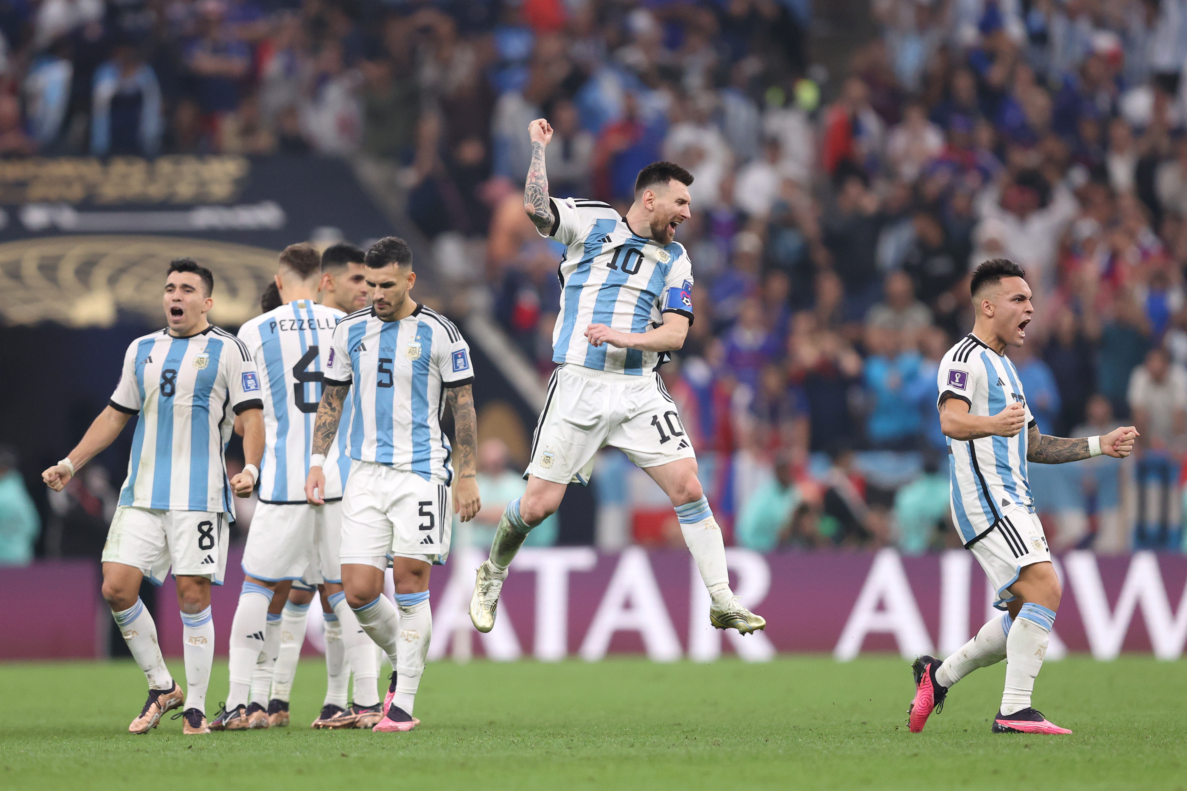 Франция аргентина финал обзор. Месси Аргентина 2022 финал. Месси сборная Аргентины 2022.