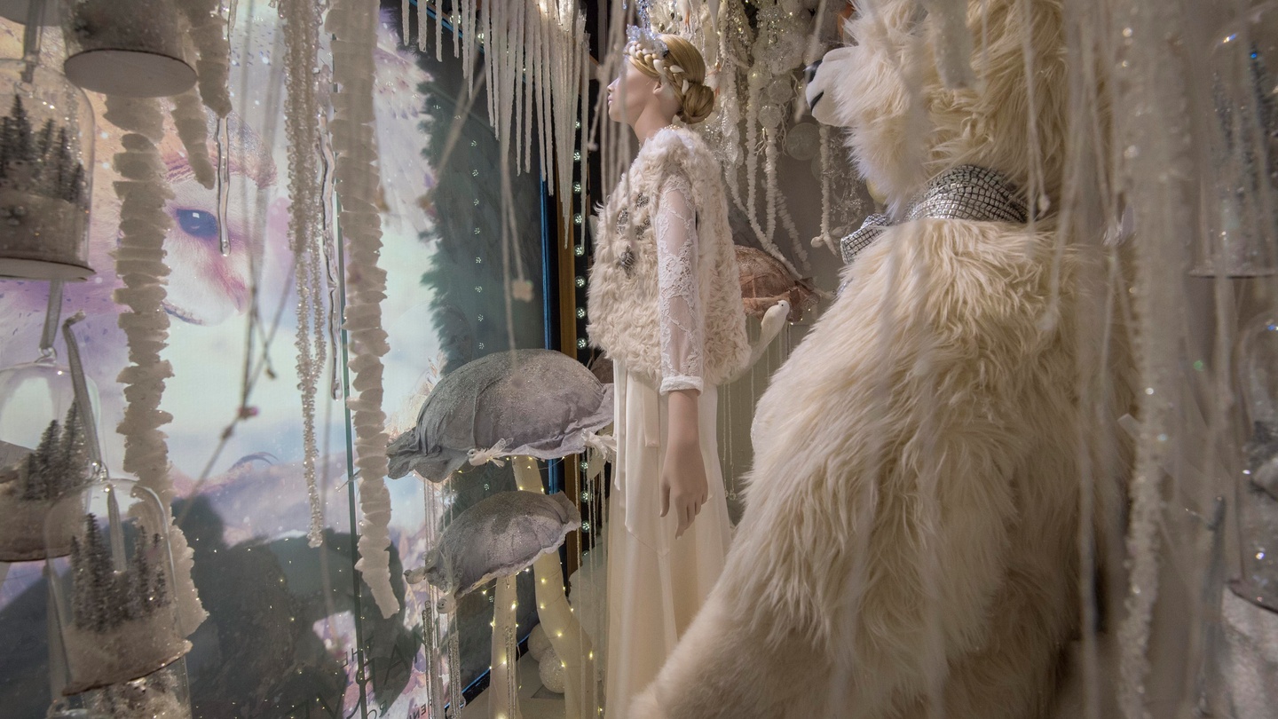 Brown Thomas Dublin Unveil Its Sparkling Christmas Window Display