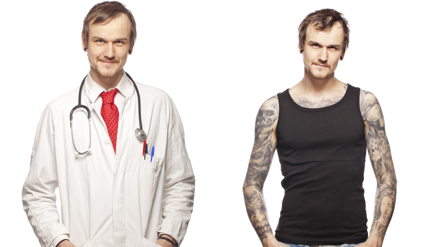 A TattooCovered Doctor Proves That Looks Cant Stop Anyone From Becoming a  Good Physician  Bright Side