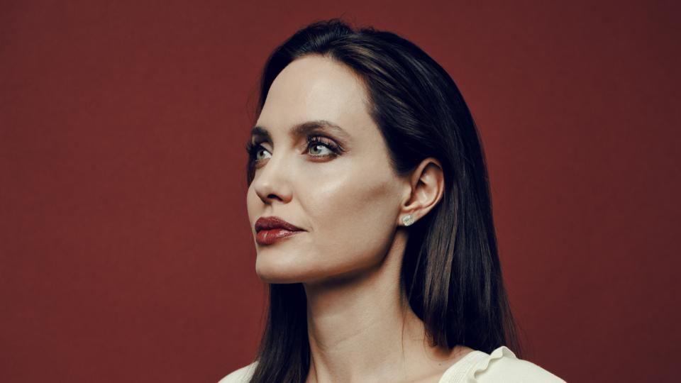 I haven't been myself for a decade, Angelina Jolie says, Blue Mountains  Gazette