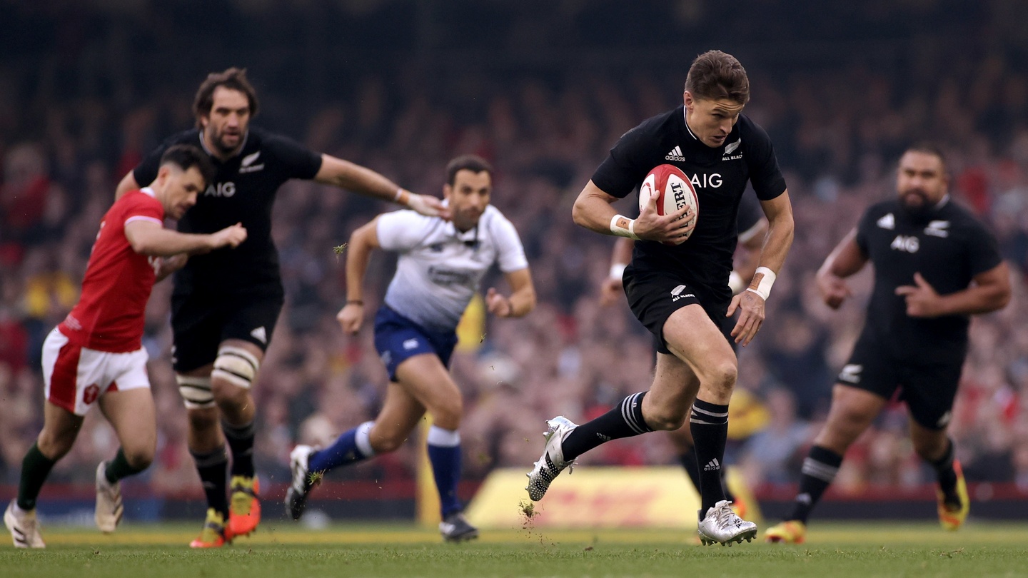 MATT WILLIAMS AND GREGOR PAUL  New Zealand tour preview - Schmidt in with  the All Blacks 