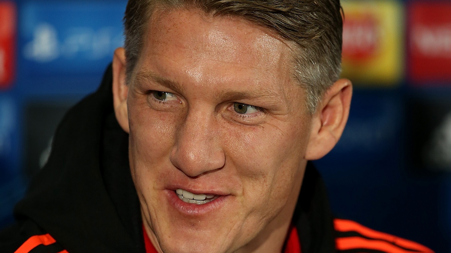 Officiële voetbalshirts met bedrukking van sterspeler Schweinsteiger bij Subside Sports Officiële voetbalshirts met bedrukking van sterspeler Schweinsteiger bij Subside Sports