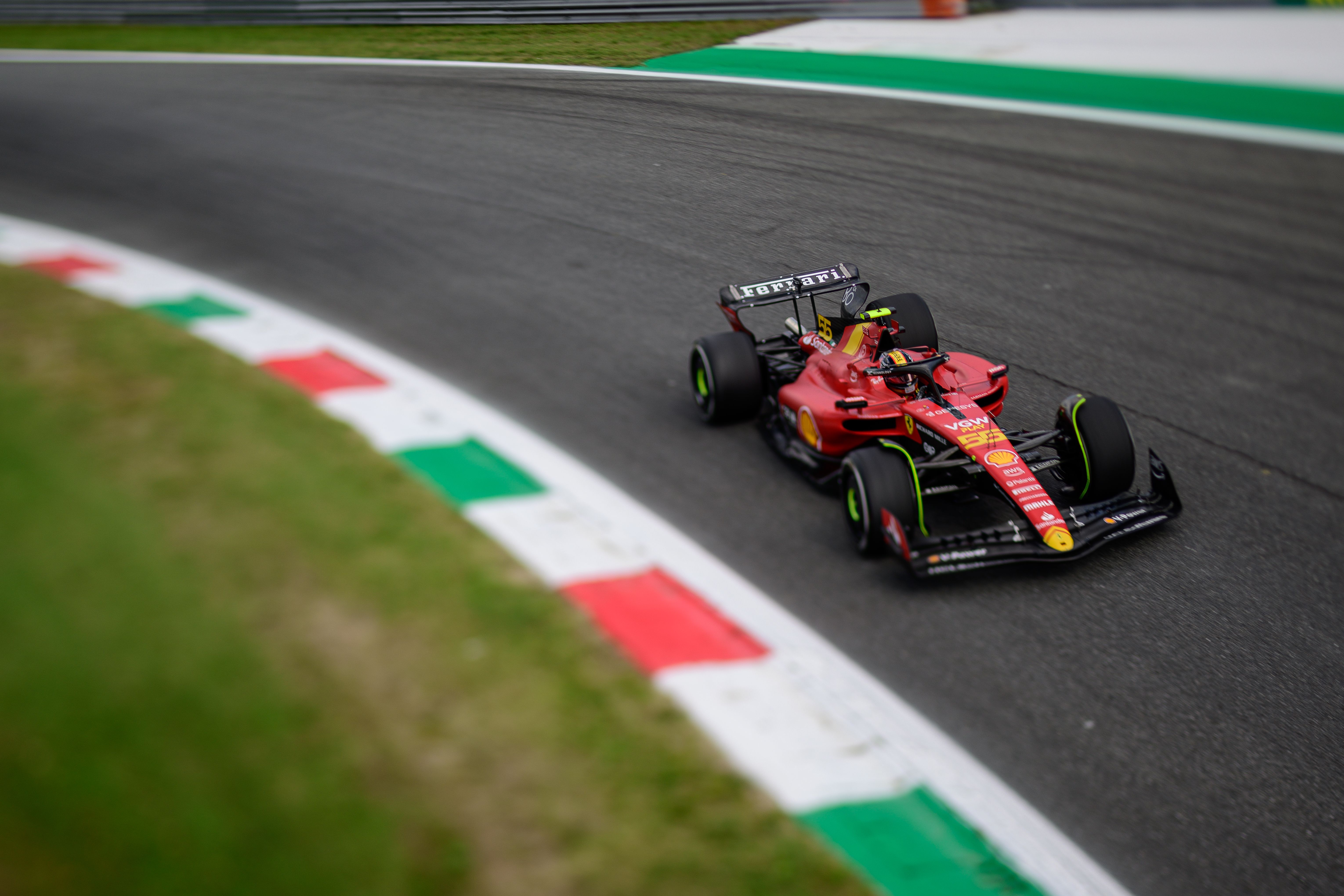 Leclerc: Ferrari has banished strange F1 atmosphere