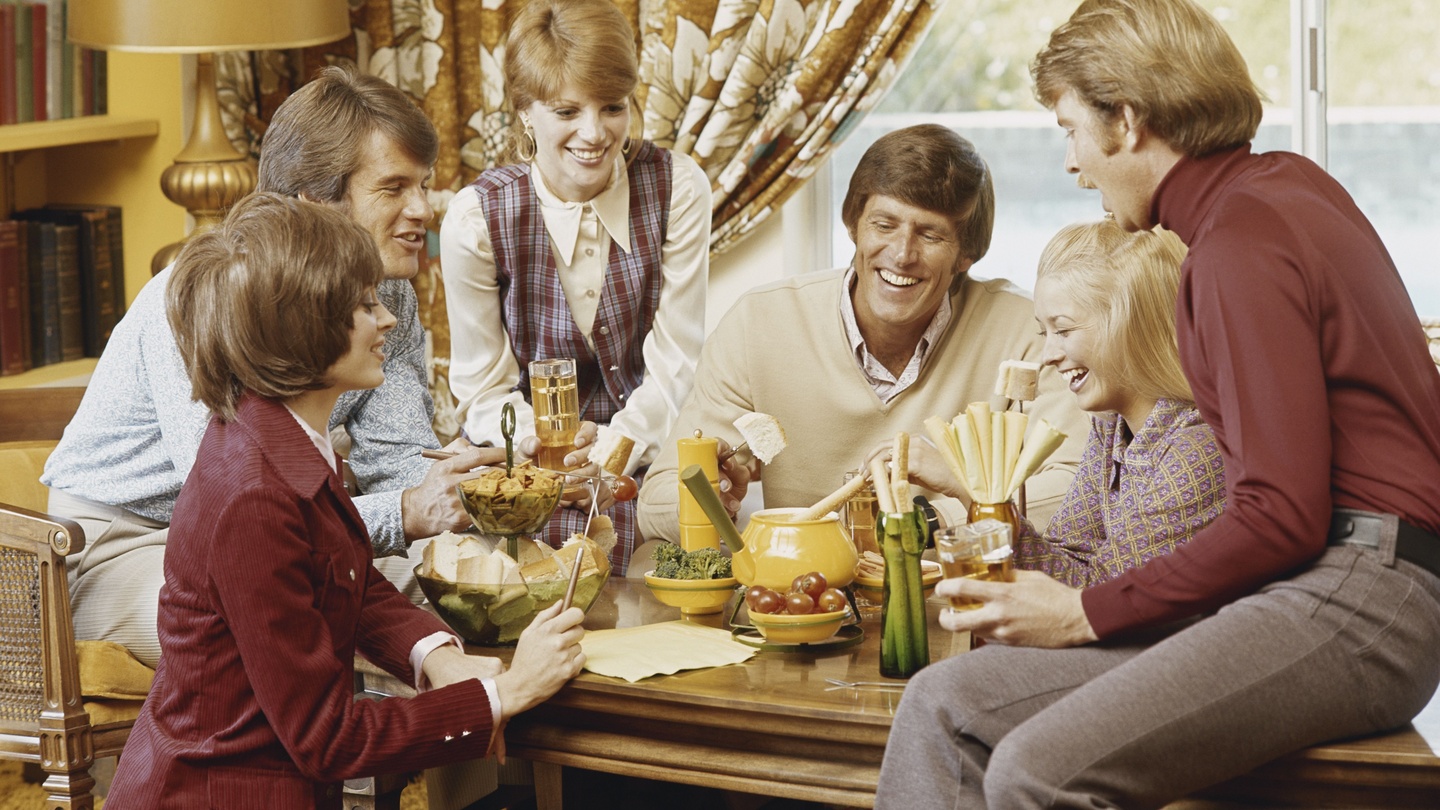 1970s family dinner