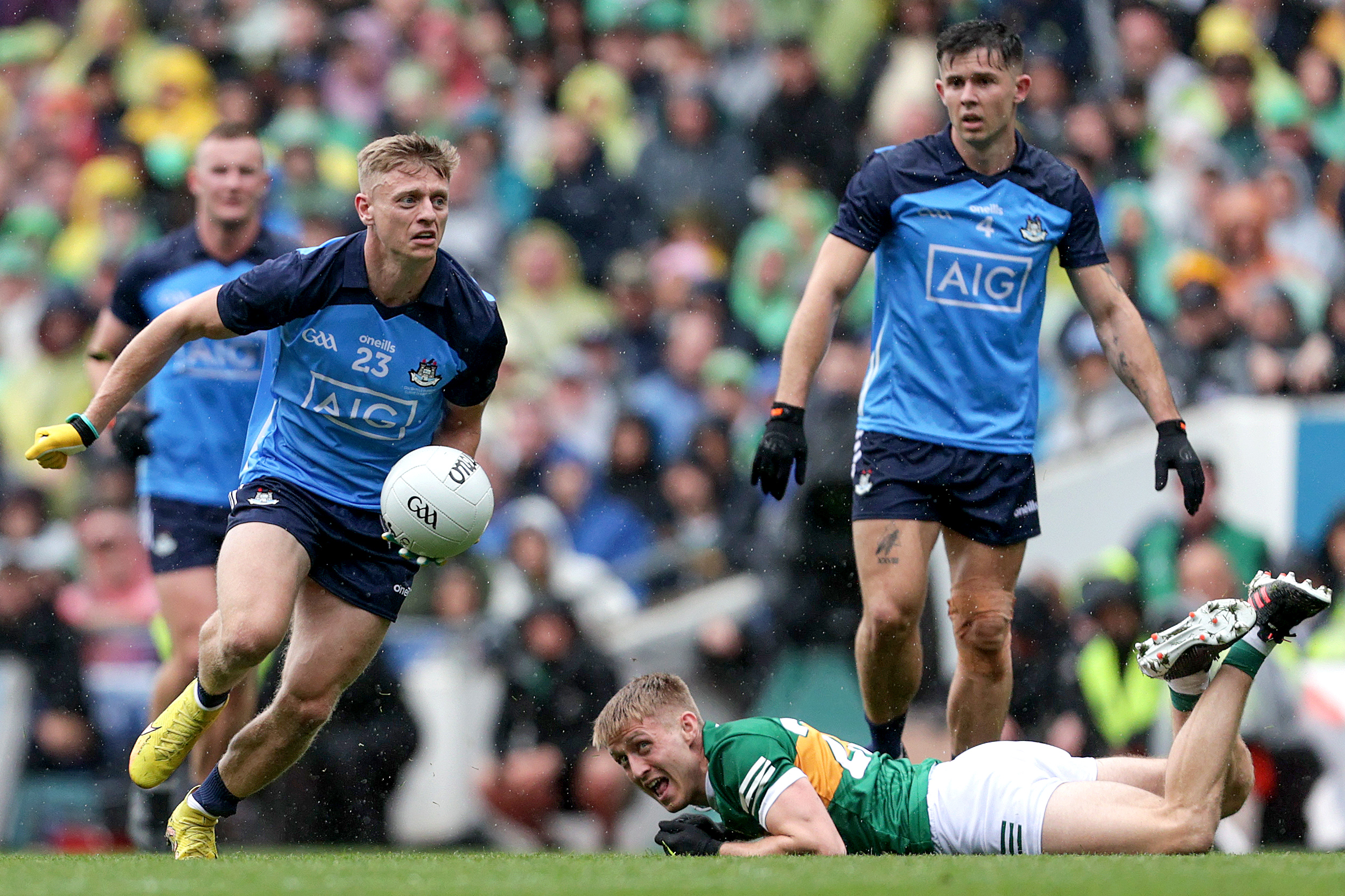 Summer football season can run alongside GAA, says NI Football