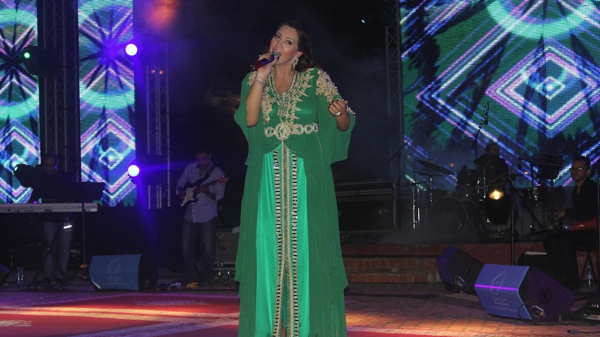 La chanteuse marocaine Asmae Lamnawar a illuminé la scène de Al Matar ce samedi soir
