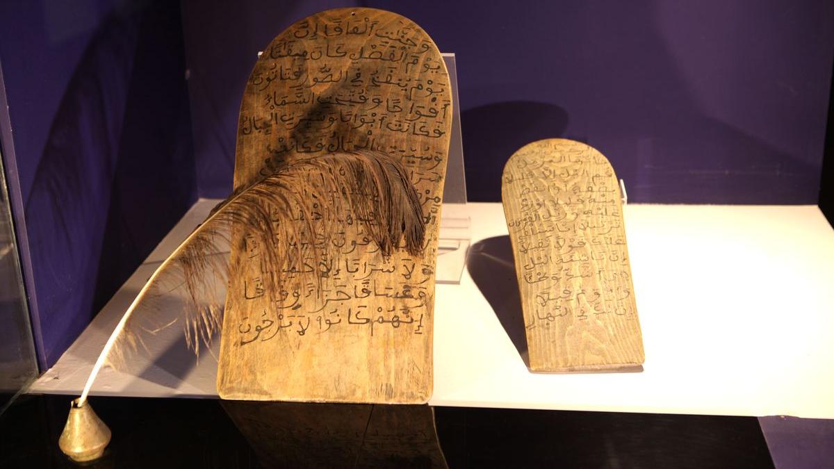 الأدوات التي كان يسخدمها سكان الصحراء قديما للكتابة
