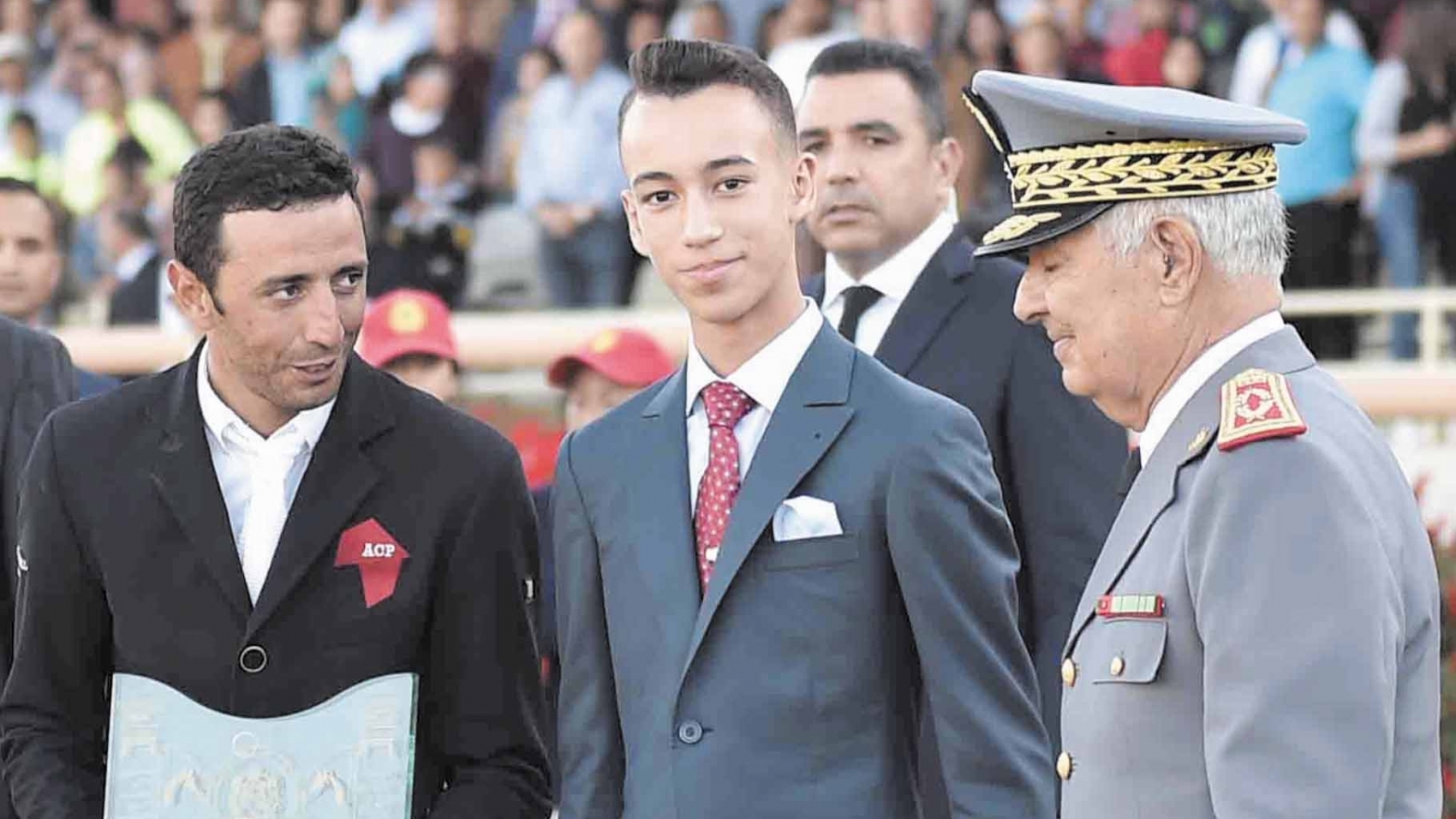 Le prince Moulay El Hassan présidant un événement sportif.
