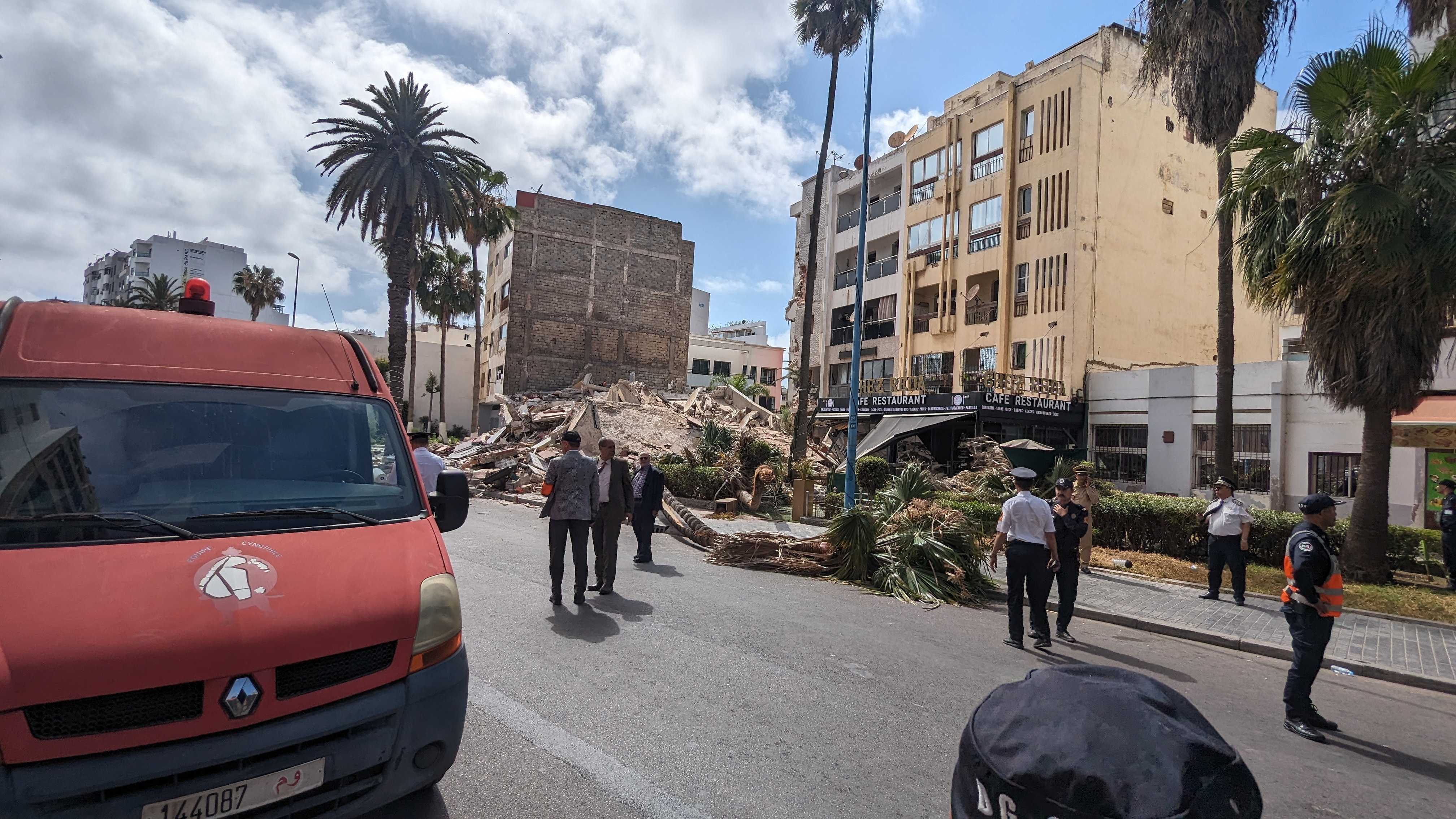 انهيار بناية من أربع طوابق بشارع مولاي يوسف