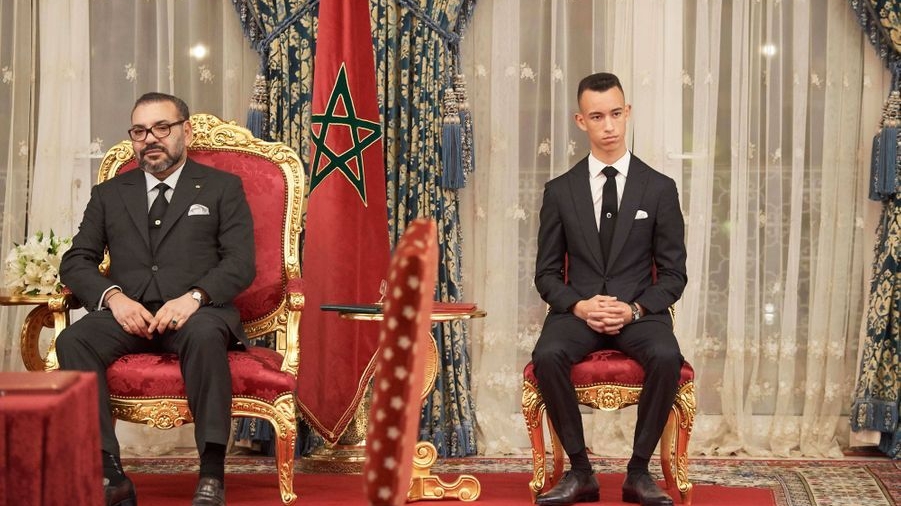 Le prince Moulay El Hassan avec le roi Mohammed VI le 13 février 2019 à Rabat.
