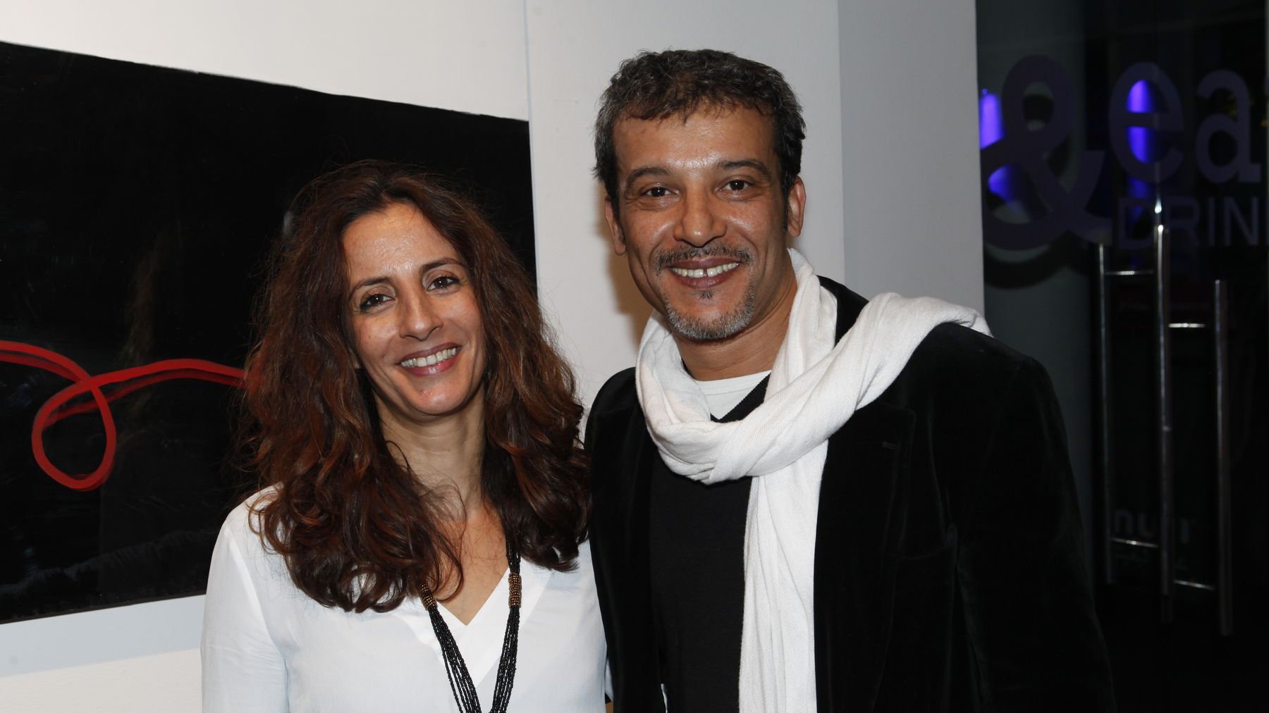 Hassan El Youbi, directeur créatif et spécialiste en effets spéciaux -a participé au film à grand succès "Avatar"-, ravi d'assister au vernissage de l'exposition "L'œuvre au blanc".
