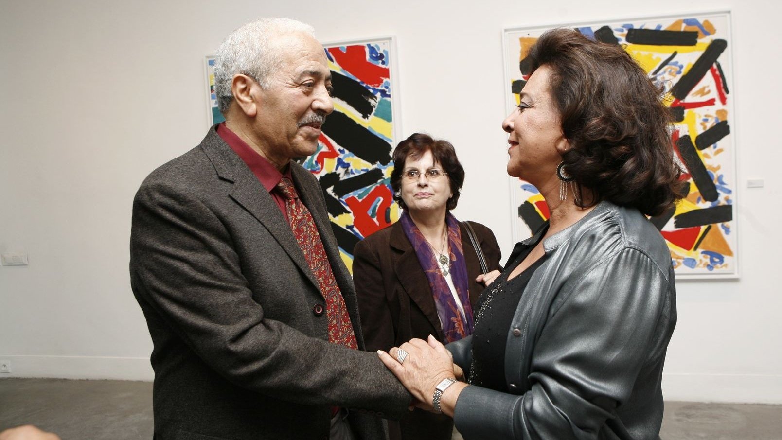 محمد شبعة في حديث خاص مع عائشة عمور صاحبة الرواق سنة 2010
