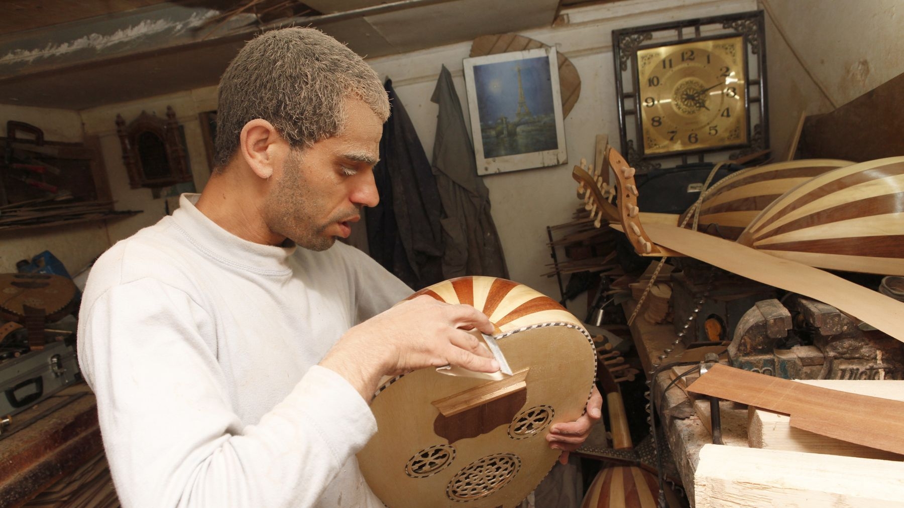 Un jeune luthier... tradition transmise 
