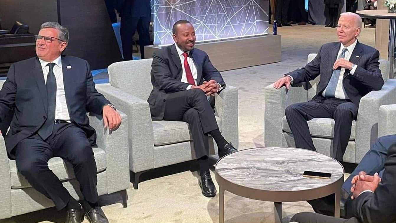 Joe Biden a regardé la première mi-temps du match Maroc-France avec le chef de gouvernement, Aziz Akhannouch, ainsi que d'autres dirigeants participant au sommet Etats-Unis-Afrique.
