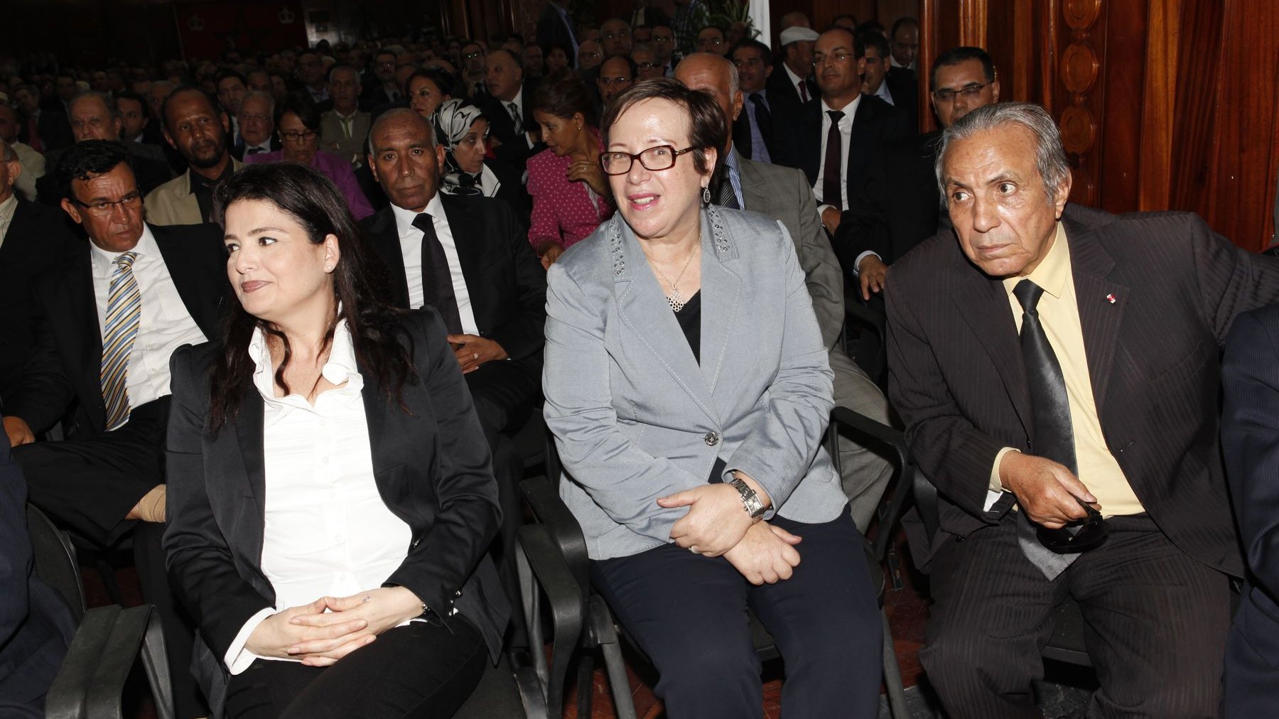 Beaucoup de monde était présent à l'investiture du nouveau wali de Casablanca. Parmi les personnes en présence, l'ancienne ministre de la Famille, Nezha Skali.
