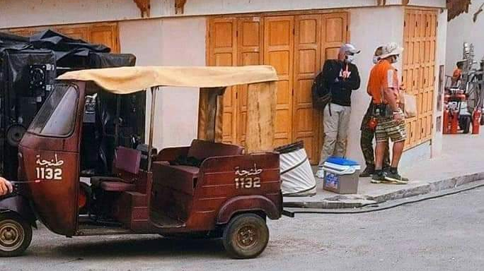 L'équipe d'Indiana Jones prépare les scènes de course poursuite en rickshaw dans la ville de Fès.
