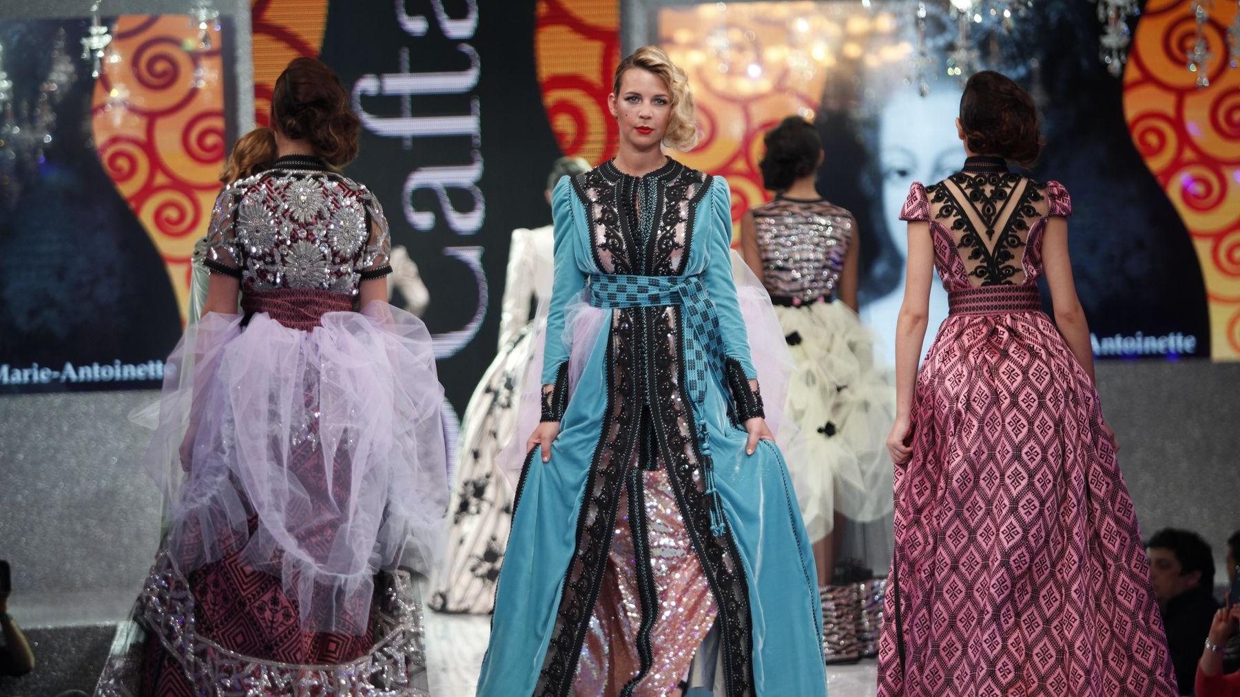 La haute couture marocaine retrouve un tout nouveau style grâce aux créations de Mohamed Lakhdar.
