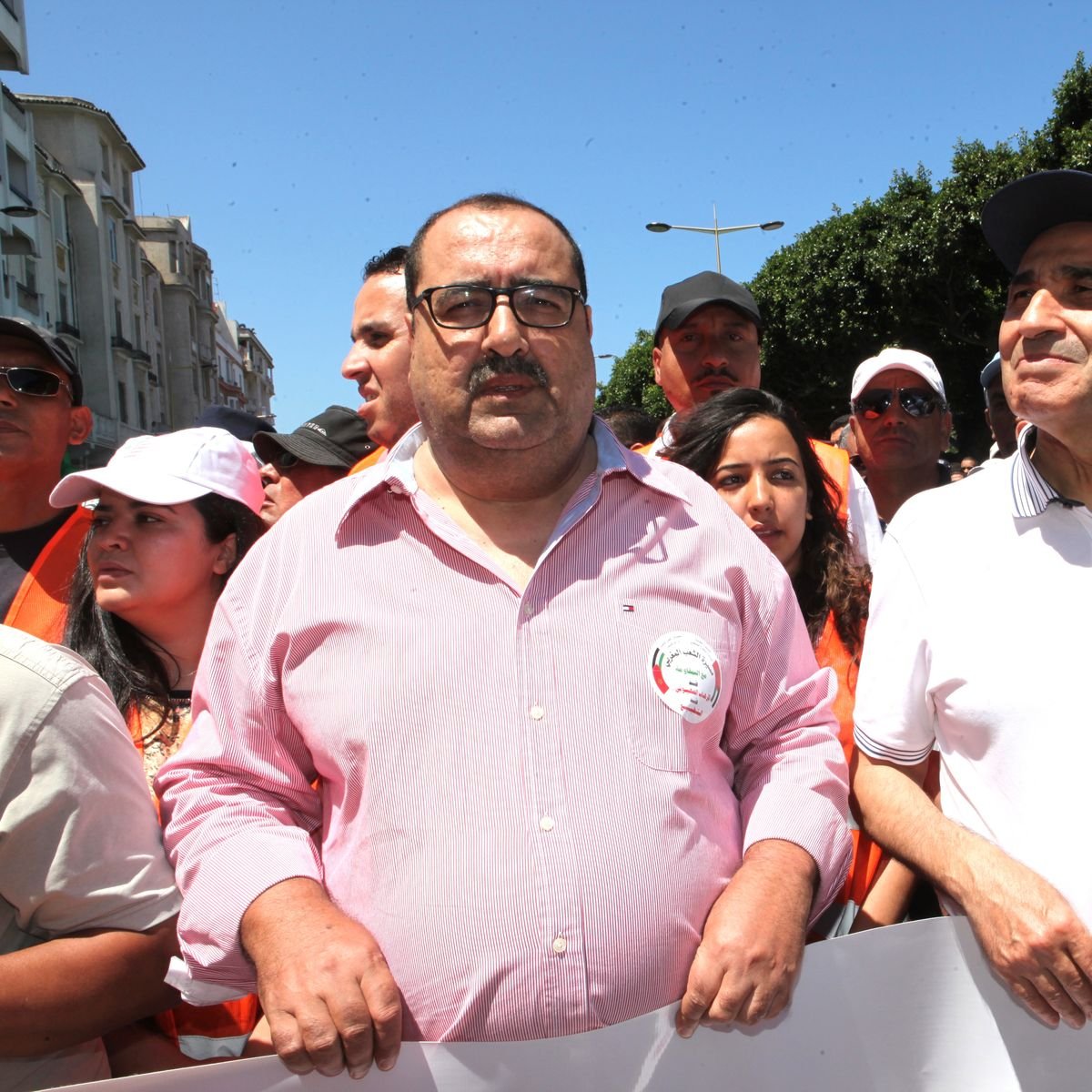 Driss Lachgar, premier secrétaire de l'USFP, et Habib Malki, membre du bureau politique, aux premiers rangs de la marche.
