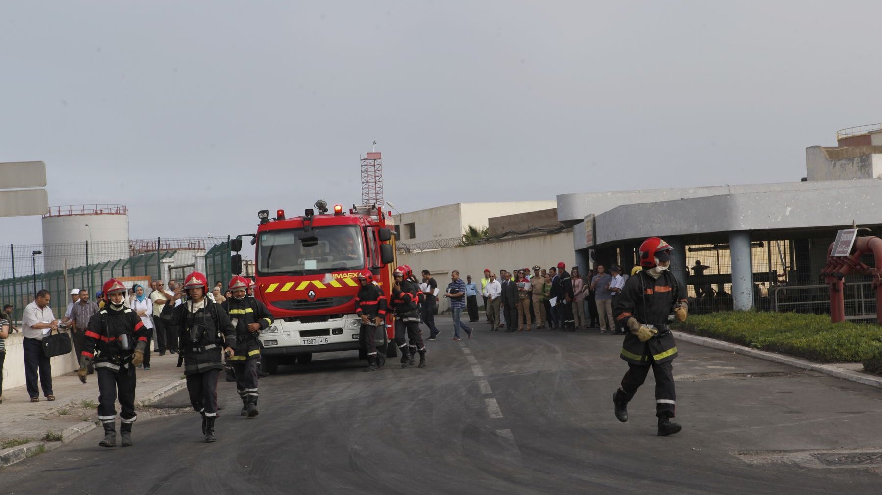 Les pompiers se sont mobilisés pour cet exercice avec autant d'énergie que si l'incendie était réel
