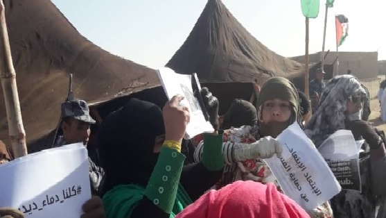 Les tentes dressées par le polisario pour commémorer "la proclamation" de la pseudo-"rasd" ont été prises d'assaut par les protestataires. 
