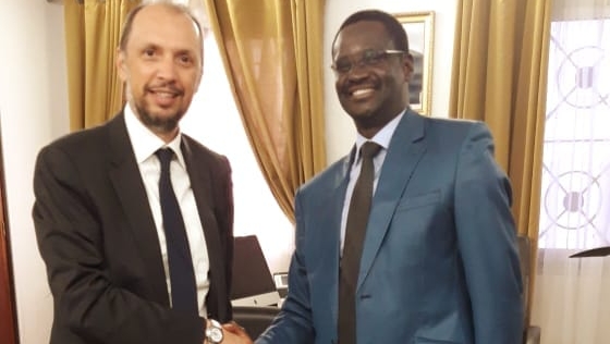Mohcine Jazouli reçu à Dakar par un haut responsable sénégalais.

