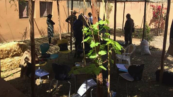 Le jardin du Centre Malaika de Marrakech servant de bouffée d'oxygène pour des enfants trisomiques.
