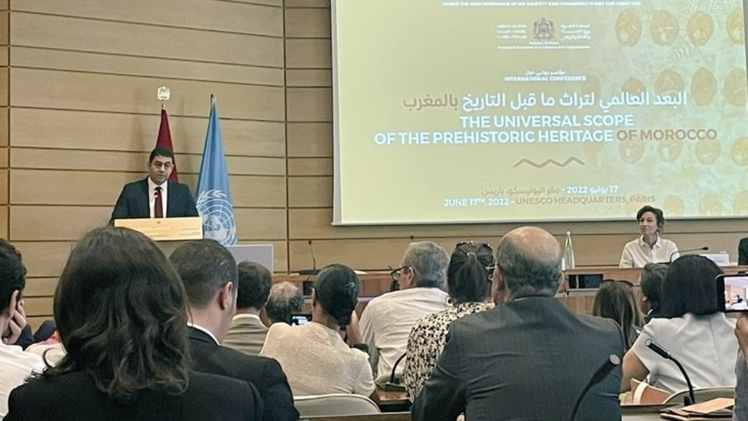 Mehdi Bensaïd, ministre de la Culture, lors de l'exposition et du colloque international sur «la portée universelle du patrimoine préhistorique du Maroc», au siège de l'UNESCO à Paris, vendredi 17 juin 2022.
