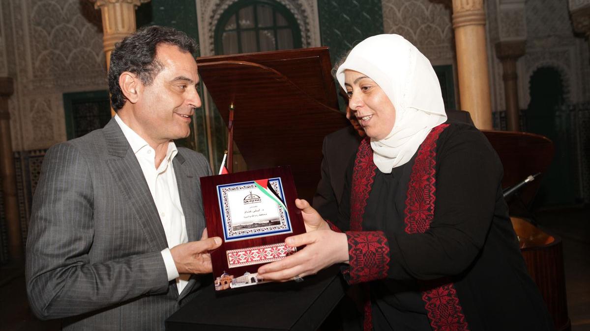 Rachid Andaloussi, président de l'association Casamémoire et Mme Laila Ghanem, mairesse de Ramallah.
