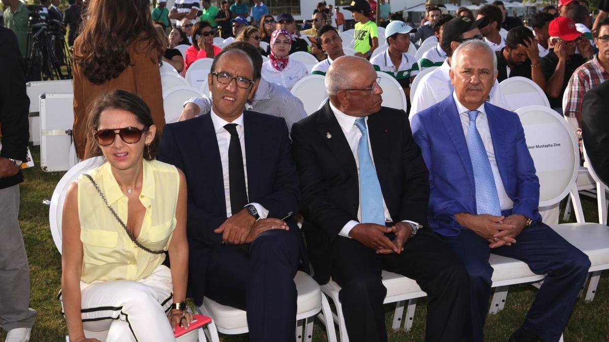 De gauche à droite Kenza Sefrioui, vice présidente du groupe Addoha, Jawad Ziyat, DG de Prestigia, Mohamed Chaibi, membre de l'ATH (Association pour le Trophée Hassan II de Golf) et Mustapha Zine, vice-président délégué de l'Association du Trophée Hassan II.
