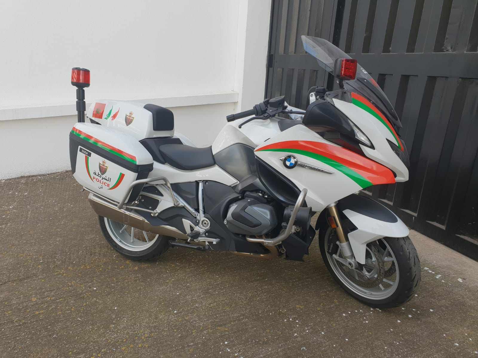 مركبات ودراجة نارية جديدة تعزز الآليات اللوجيستيكية لمصالح الشرطة