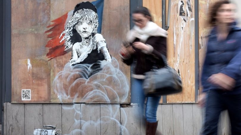 Ce tableau de Banksy s'auto-détruit en pleine vente aux enchères 