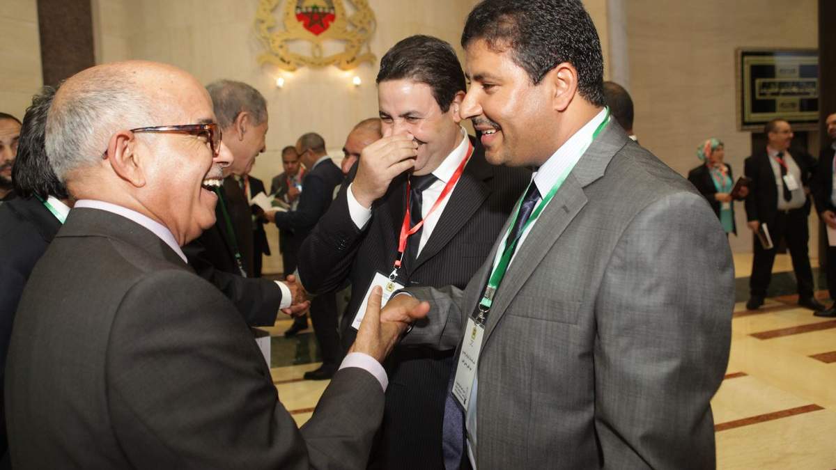 عبد العالي حامي الدين إلى جانب الشيخ بيد الله الرئيس السابق لمجلس المستشارين وعبد الصمد قيوح
