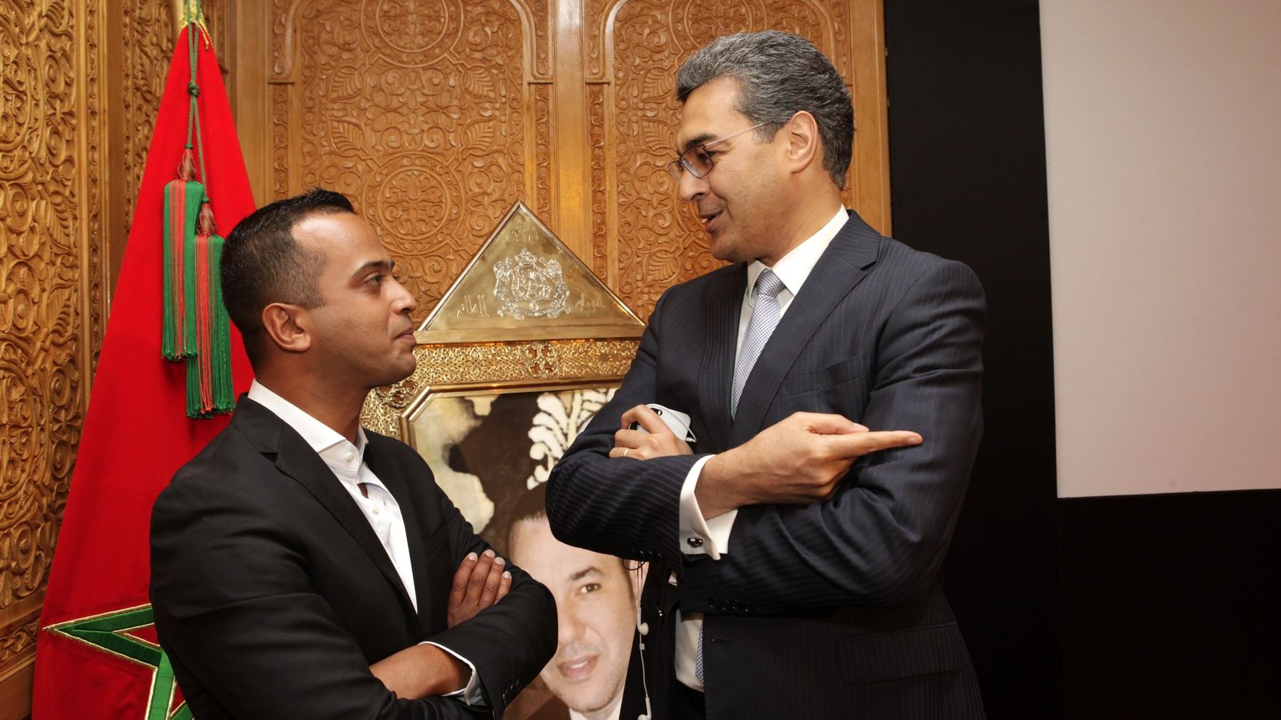 المخرج أنور معتصم في حديث خاص مع عباس العزوزي، المدير العام لقناة "ميدي 1 تيفي"
