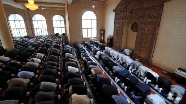 En Chine, les fidèles se sont retrouvés dans les mosquées pour rendre grâce à cette journée particulière chargée de spiritualité.
