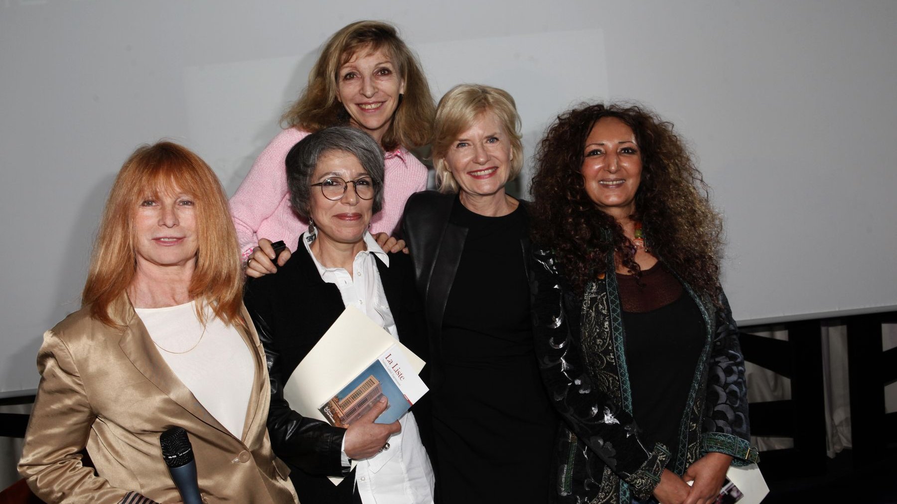 Bouthaina Azami, auteur de "Au café des faits divers" a séduit le jury de cette 2e édition du prix littéraire féminin du Sofitel. Naïma Lahbil Tagemouati a décroché le deuxième prix avec son roman (La liste).

