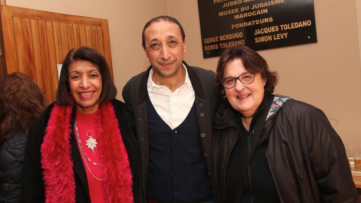 De g à d : Hafsa Bekri Lamrani, Faouzi Bensaidi et Dominique Caubet.
