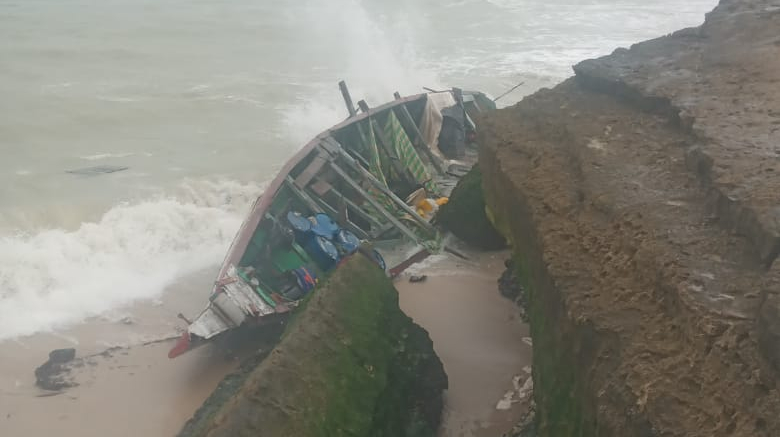 Une pirogue, avec quelque 100 migrants à bord, s’est échouée vendredi 15 juillet 2022 sur une plage au sud du Maroc, à 330 kilomètres de Dakhla.
