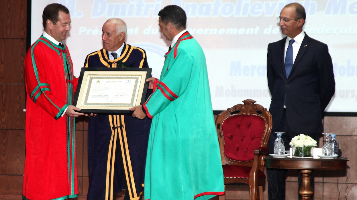Attribution du Titre de «Docteur honoris causa» Par l’université Mohammed V de Rabat au Premier ministre russe, Dmitri Medvedev.
