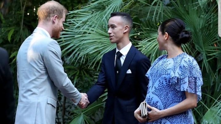 Le Prince héritier Moulay El Hassan accueillant le Prince Harry du Royaume uni, accompagné de son épouse Meghan Markle, Duchesse de Sussex. 
