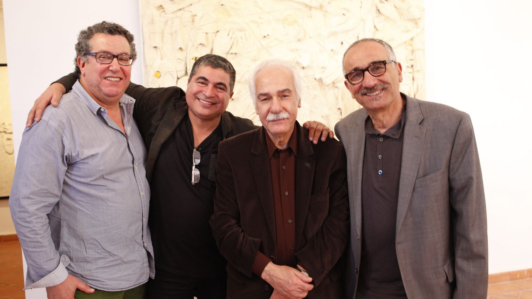 Abdellatif Laabi qui pose là avec Younes Ajarai, Mahi et Aziz Binebine. 
